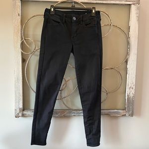 American Eagle Sz 4 NWOT, Black
